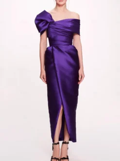 Avec robe de cocktail élégante longueur cheville gaine épaules dénudées tissu satiné plissé