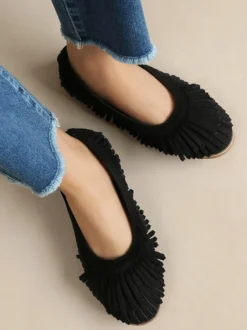 Ballerines en daim marron à bout rond chaussures plates à enfiler avec pompons
