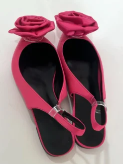 Ballerines en satin à bout pointu et détails floraux pour femmes