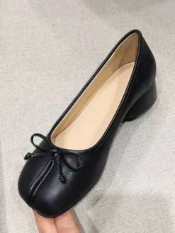 Ballerines noires pour femmes ballerines plates à nœud décoratif sur les orteils