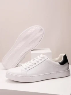 Baskets confortables en cuir PU pour hommes chaussures de sport à bout rond