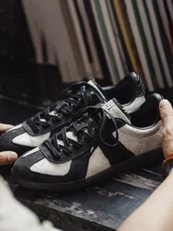 Baskets confortables en cuir PU pour hommes chaussures de sport à bout rond