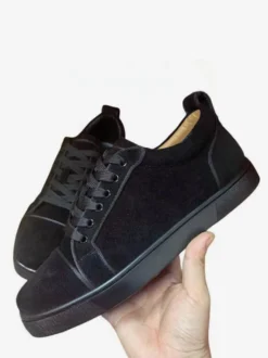 Baskets noires pour hommes bout rond lacets style skate