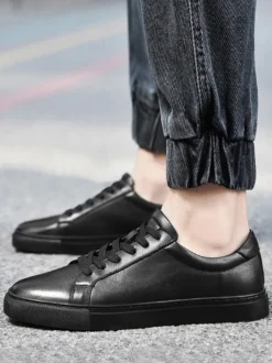 Baskets pour hommes Chaussures de sport à bout rond en cuir à la mode