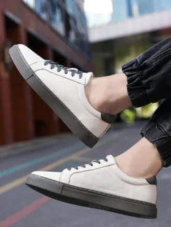 Baskets pour hommes Chaussures de sport à bout rond en cuir à la mode
