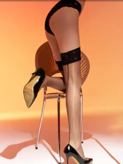 Bas transparents et sexy en dentelle rouge lycra et élasthanne couleur unie chaussettes hautes