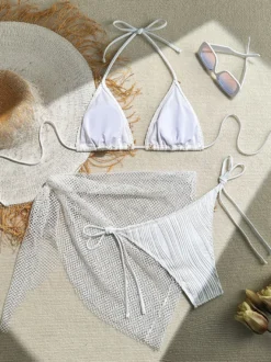 Bikini bohème et mini-jupe portefeuille pour l'été 2026