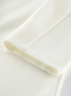 Blazer crème à revers cranté pour femme - Veste oversize à simple boutonnage - Tenue printanière décontractée et minimaliste idéale pour la ville (collection printemps 2026)