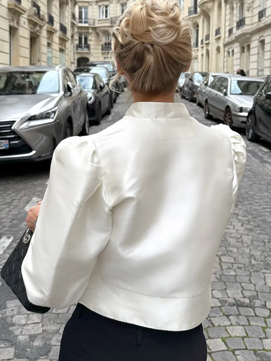 Blouse pour femme boutons dorés col montant manches longues chics