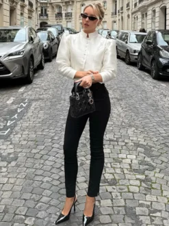 Blouse pour femme boutons dorés col montant manches longues chics