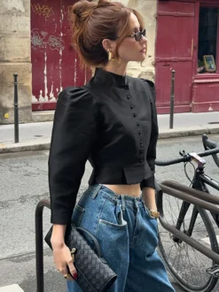 Blouse pour femme boutons dorés col montant manches longues chics