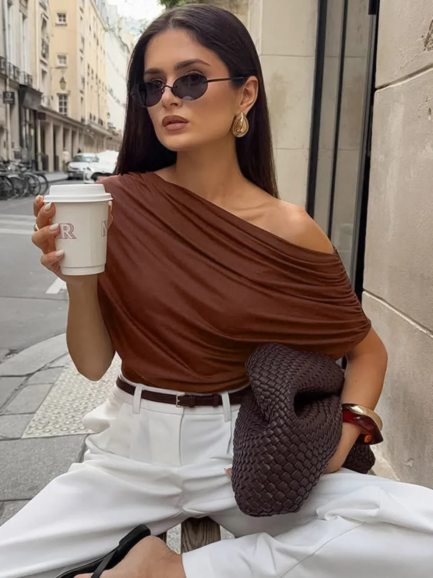 Blouse pour femme en coton marron épaules dénudées manches courtes froncées style décontracté