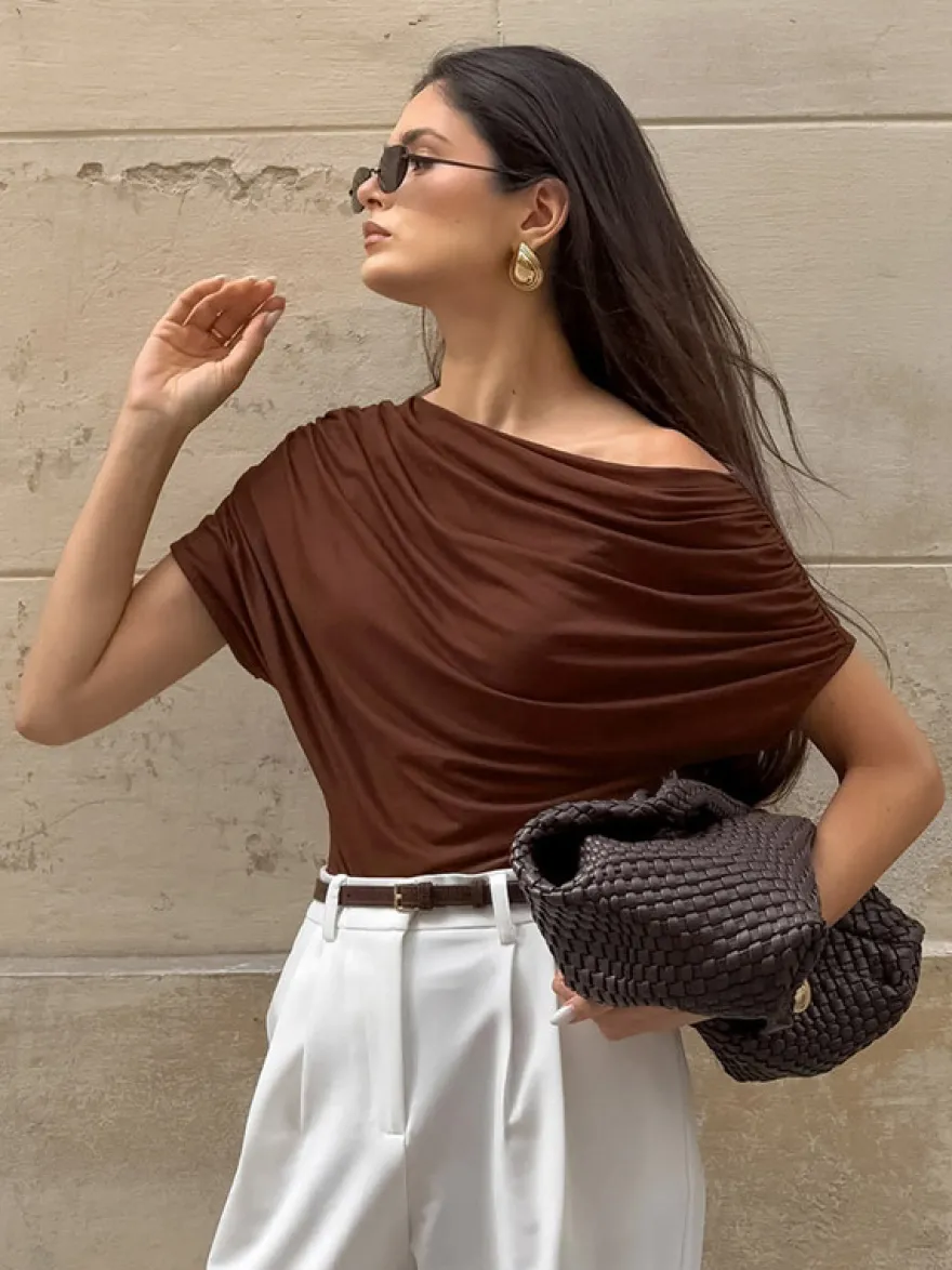 Blouse pour femme en coton marron épaules dénudées manches courtes froncées style décontracté