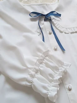 Blouses académiques Lolita Haut Lolita blanc écru Demi-manches Chemise Lolita à volants plissés