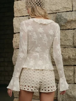 Blouse à volants col en V nouer sur le devant jacquard floral transparent manches longues évasées crop top péplum