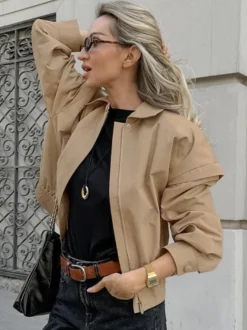 Blouson bomber léger kaki pour femme - Vêtement d'extérieur minimaliste à col zippé - Style streetwear décontracté chic et discret pour le printemps 2026