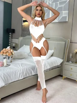 Body en résille à col montant décolleté ajouré bretelles fines bas longs lingerie en maille.