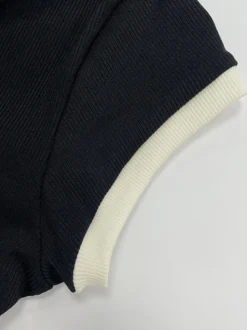 Body à manches courtes noir à col rond et boutons haut de sport pour femme