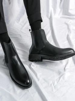 Bottes Chelsea classiques noires à enfiler pour homme bout pointu talons bas