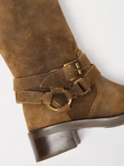Bottes en daim hautes femmes bottes plates à bout carré et boucle marron foncé