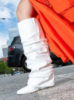 Bottes femme hautes métallisées argentées à bout pointu talon compensé pliable