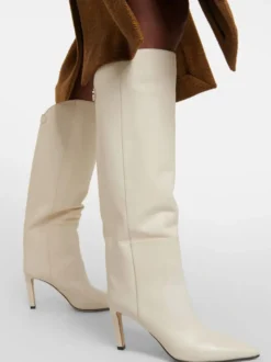 Bottes hautes blanches à bout pointu et talons hauts bottes larges aux mollets