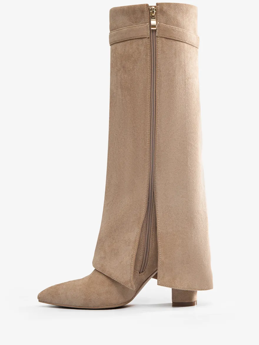 Bottes hautes en daim abricot à bout pointu avec boucle et fermeture éclair et talon épais