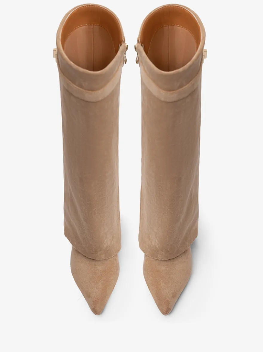 Bottes hautes en daim abricot à bout pointu avec boucle et fermeture éclair et talon épais