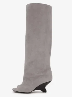 Bottes hautes en daim à bout ouvert et talon design