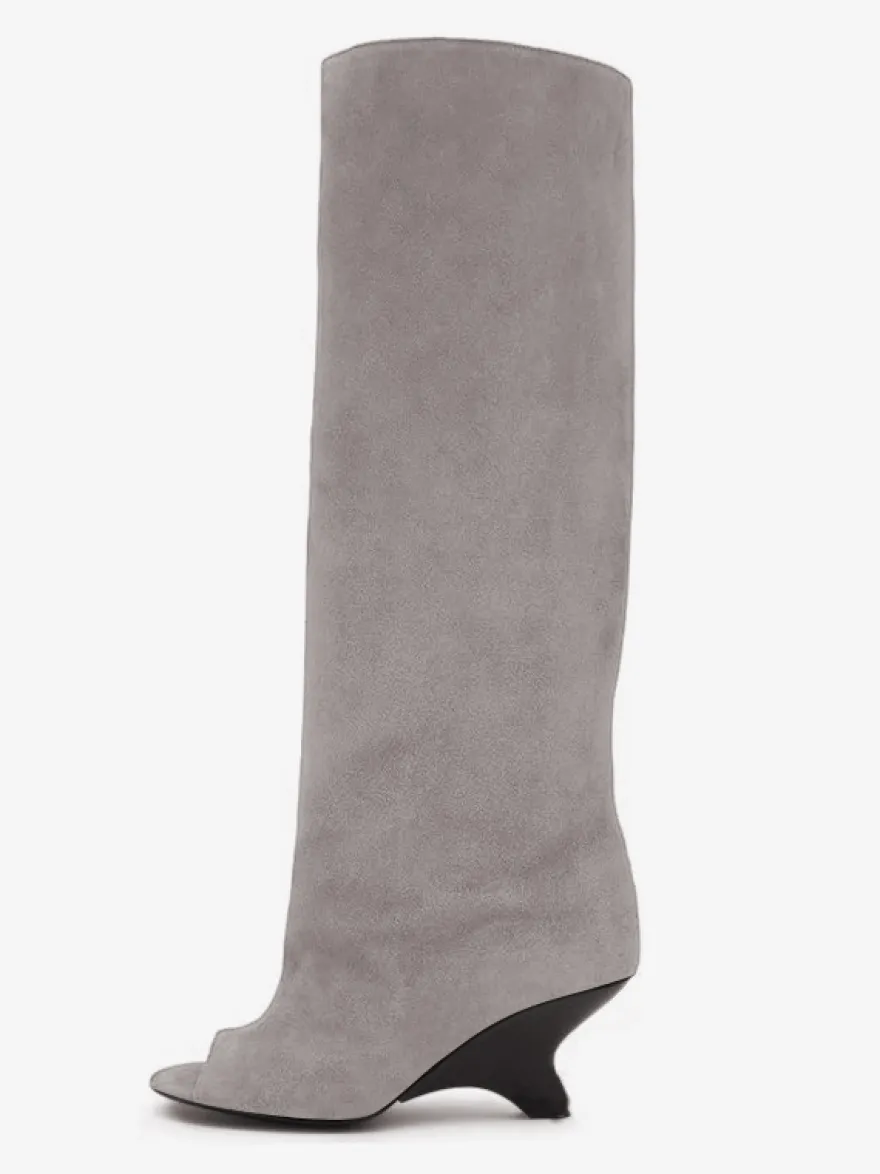 Bottes hautes en daim à bout ouvert et talon design