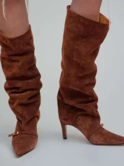 Bottes hautes en daim à bout pointu et boucle à talon moyen