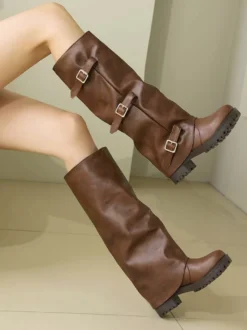 Bottes hautes noires pour femmes bout rond détails en boucle plates