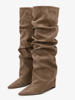 Bottes hautes pour femmes en daim à bout pointu et à rabat plat