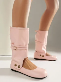 Bottes plates roses à bout rond et boucle pour femmes