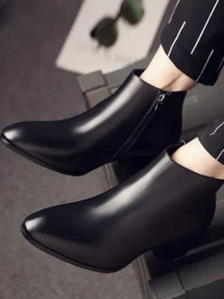 Bottines Chelsea pour hommes en cuir de vachette chic noires courtes