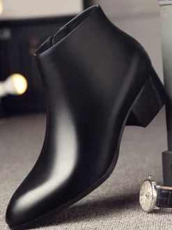 Bottines Chelsea pour hommes en cuir de vachette chic noires courtes