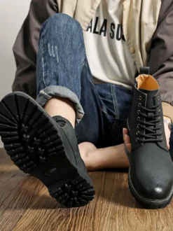 Bottines marron pour homme bout rond lacets style décontracté