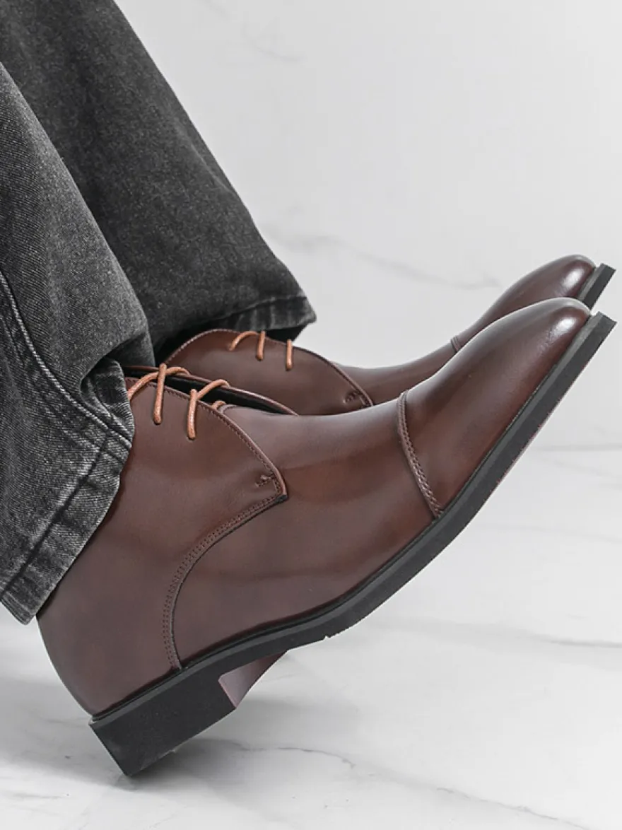 Bottines marron pour homme bout rond lacets style Chukka