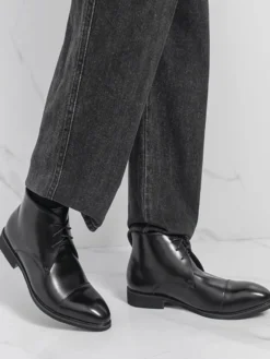 Bottines marron pour homme bout rond lacets style Chukka