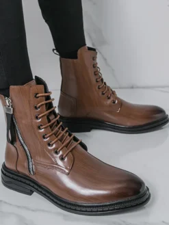 Bottines marron pour homme bout rond lacets style combat