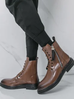 Bottines marron pour homme bout rond lacets style combat