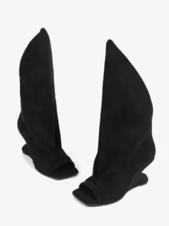 Bottines noires à bout ouvert et talon compensé