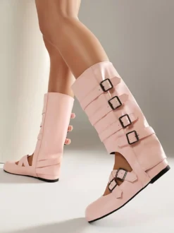 Bottines noires à bout rond pour femme style plates avec boucle et découpes