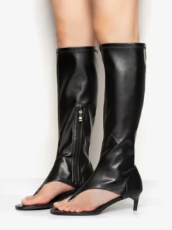 Bottines noires mi-mollet à bout ouvert et talon chaton style tong pour femmes