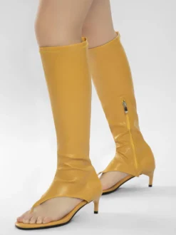 Bottines noires mi-mollet à bout ouvert et talon chaton style tong pour femmes