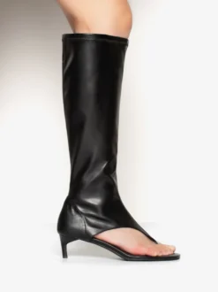 Bottines noires mi-mollet à bout ouvert et talon chaton style tong pour femmes