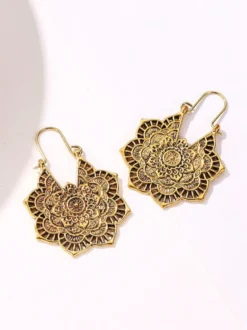 Boucles d'oreilles bohèmes à fleurs creuses pour femmes 2026