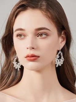 Boucles d'oreilles de mariage en strass et métal percé bijoux de mariée