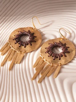 Boucles d'oreilles en métal gris style géométrique européen décontracté pour adulte. Bijou du quotidien.