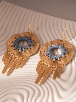 Boucles d'oreilles en métal gris style géométrique européen décontracté pour adulte. Bijou du quotidien.